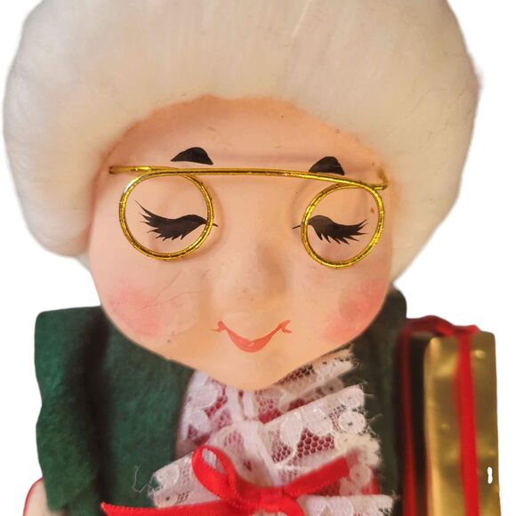 Vintage Mrs. Claus Christmas Tree Topper - Picture 2 of 7